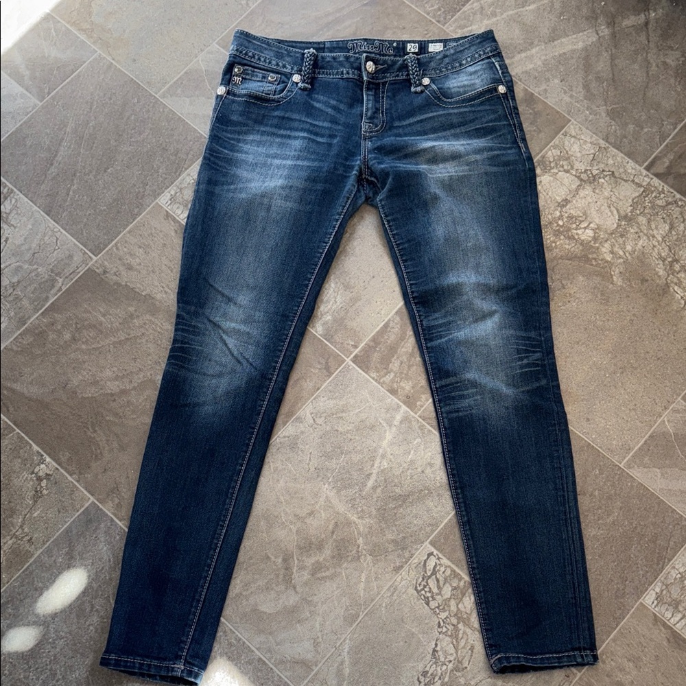 Miss Me 29 signature skinny These are stylish Miss Me bootcut jeans. Like new - Picture 2 of 16